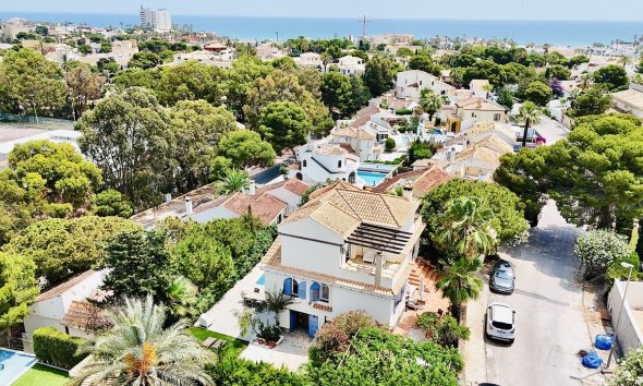 Villa - Wiederverkauf - La Zenia - Costa Blanca