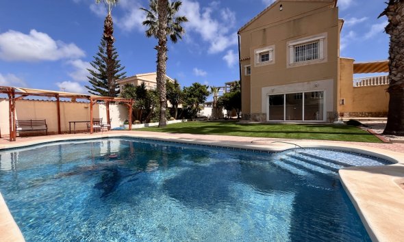Villa - Wiederverkauf - La Zenia - Costa Blanca