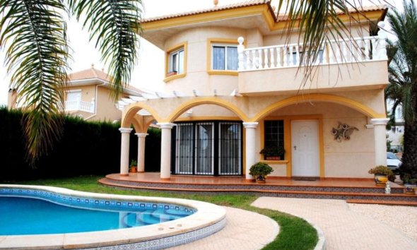 Villa - Wiederverkauf - La Zenia - Costa Blanca
