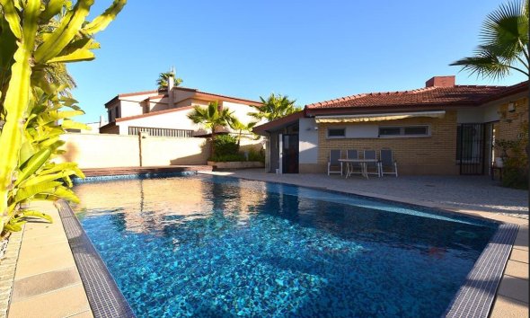 Villa - Wiederverkauf - Orihuela Costa -
                La Zenia