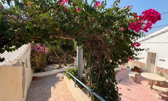 Villa - Wiederverkauf - Orihuela -
                Inland