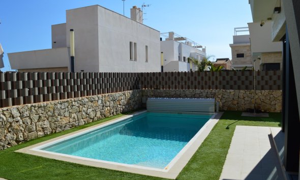 Villa - Wiederverkauf - Pilar de la Horadada - Las Higuericas
