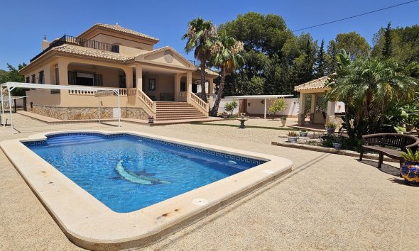 Villa - Wiederverkauf - Pinar de Campoverde -
                Inland