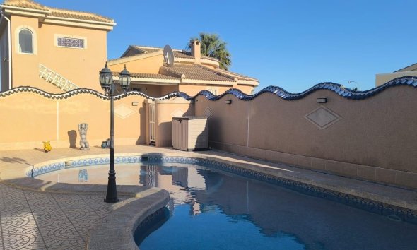 Villa - Wiederverkauf - Rojales - Ciudad Quesada