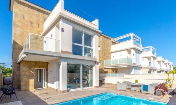 Villa - Wiederverkauf - Torrevieja - Costa Blanca