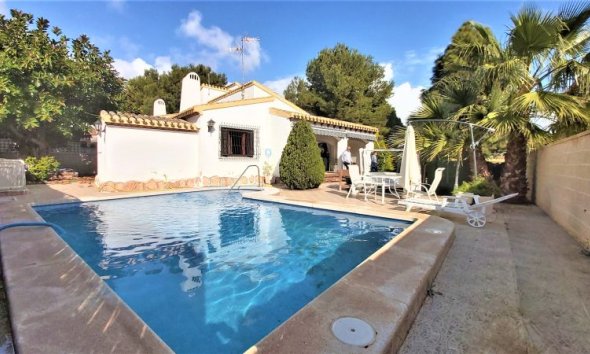 Villa - Wiederverkauf - Torrevieja - Costa Blanca