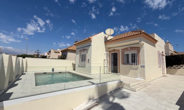 Villa - Wiederverkauf - Torrevieja - Costa Blanca