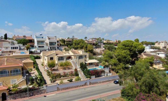Villa - Wiederverkauf - Torrevieja - Costa Blanca