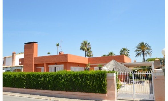 Villa - Wiederverkauf - Torrevieja - Costa Blanca