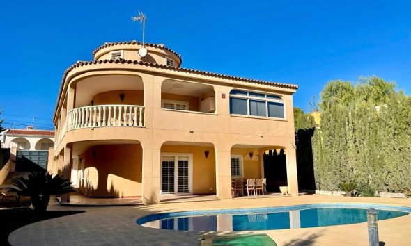 Villa - Wiederverkauf - Torrevieja - Los Balcones
