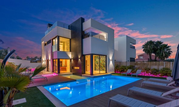 Villa - Wiederverkauf - Torrevieja - Torreta Florida