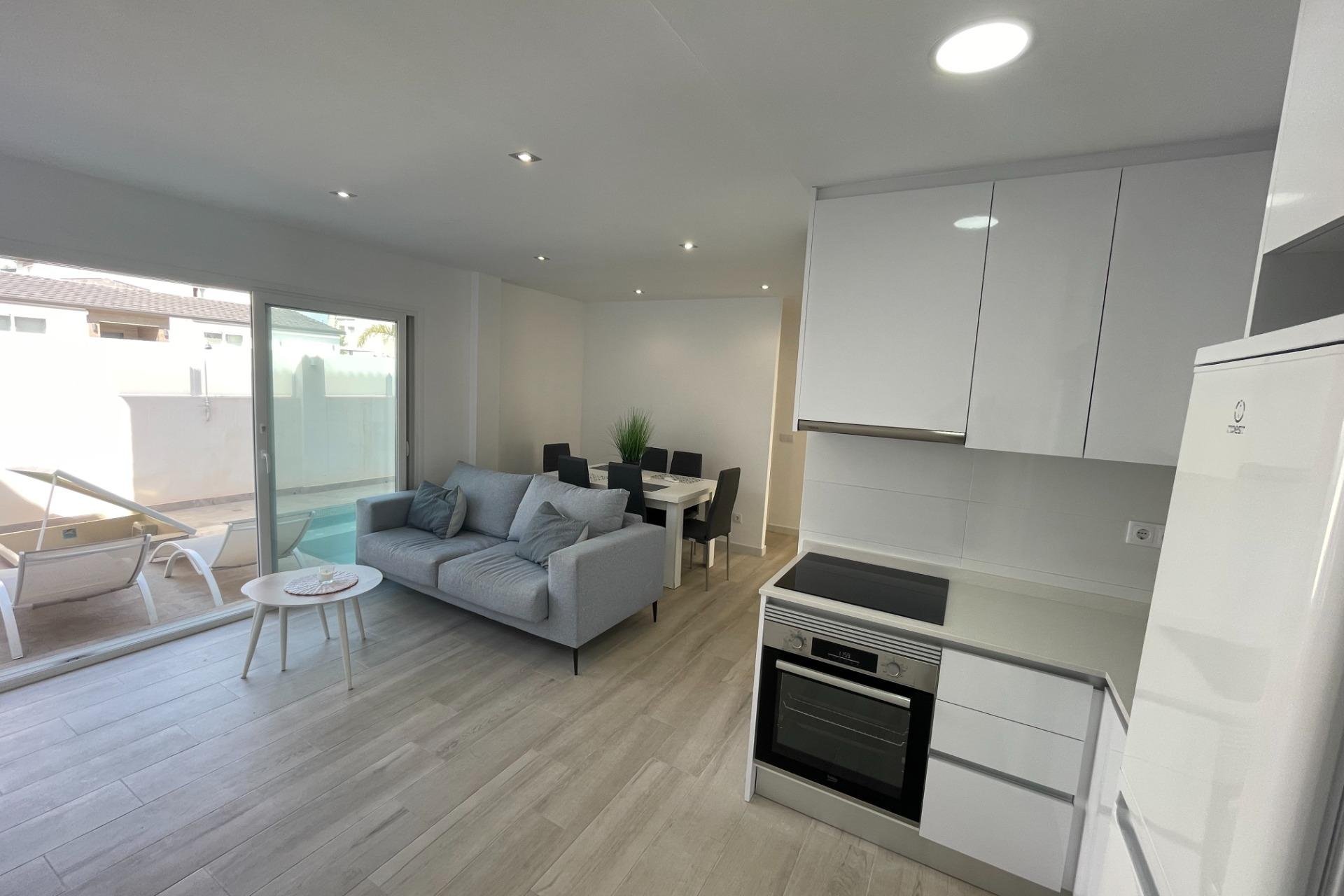 Wiederverkauf - Bungalow -
Orihuela Costa - La Regia