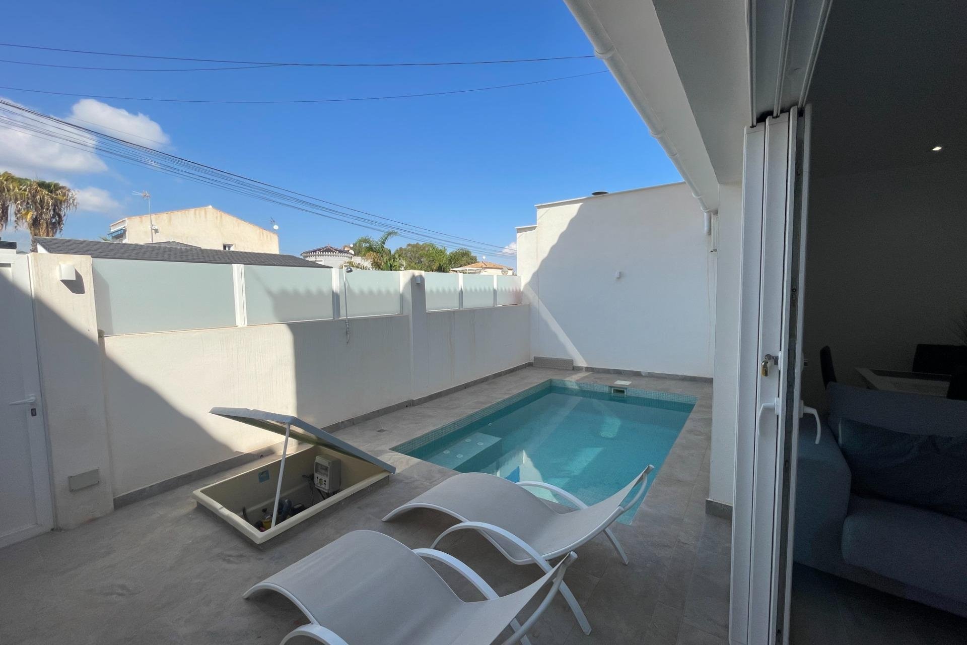 Wiederverkauf - Bungalow -
Orihuela Costa - La Regia