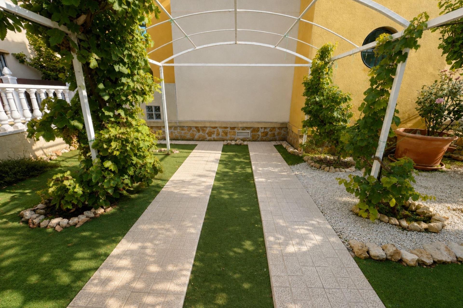 Wiederverkauf - Bungalow -
Orihuela Costa - Lomas de Cabo Roig