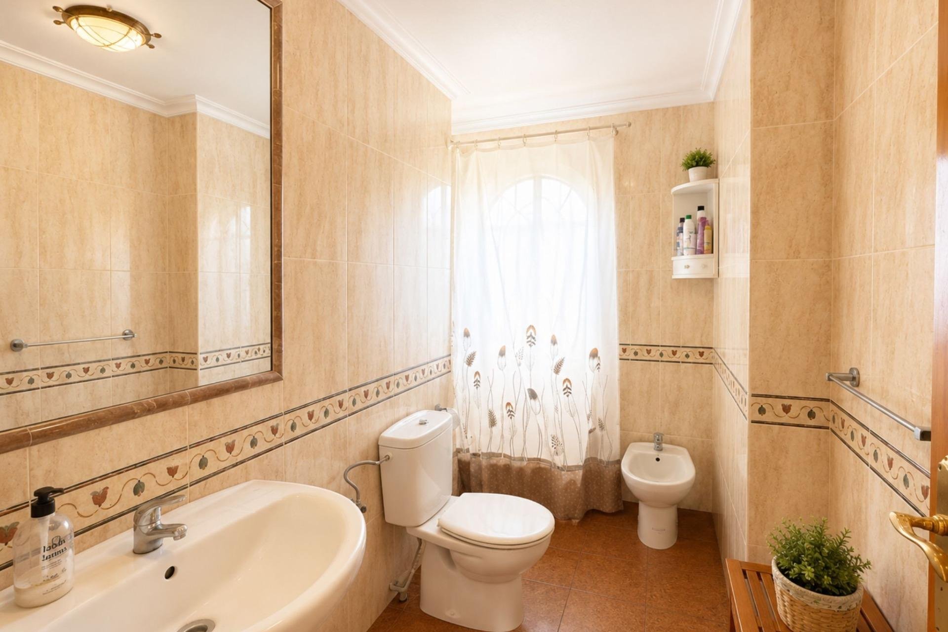 Wiederverkauf - Bungalow -
Orihuela Costa - Lomas de Cabo Roig