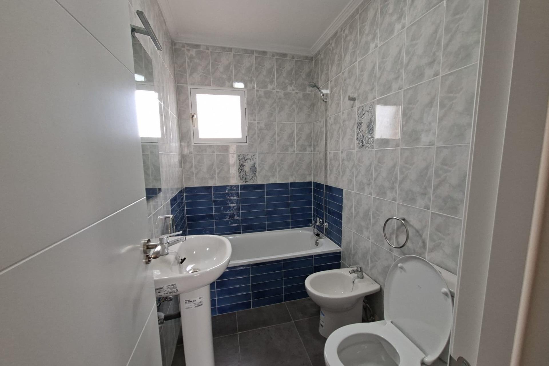 Wiederverkauf - Bungalow -
Orihuela Costa - Punta Prima