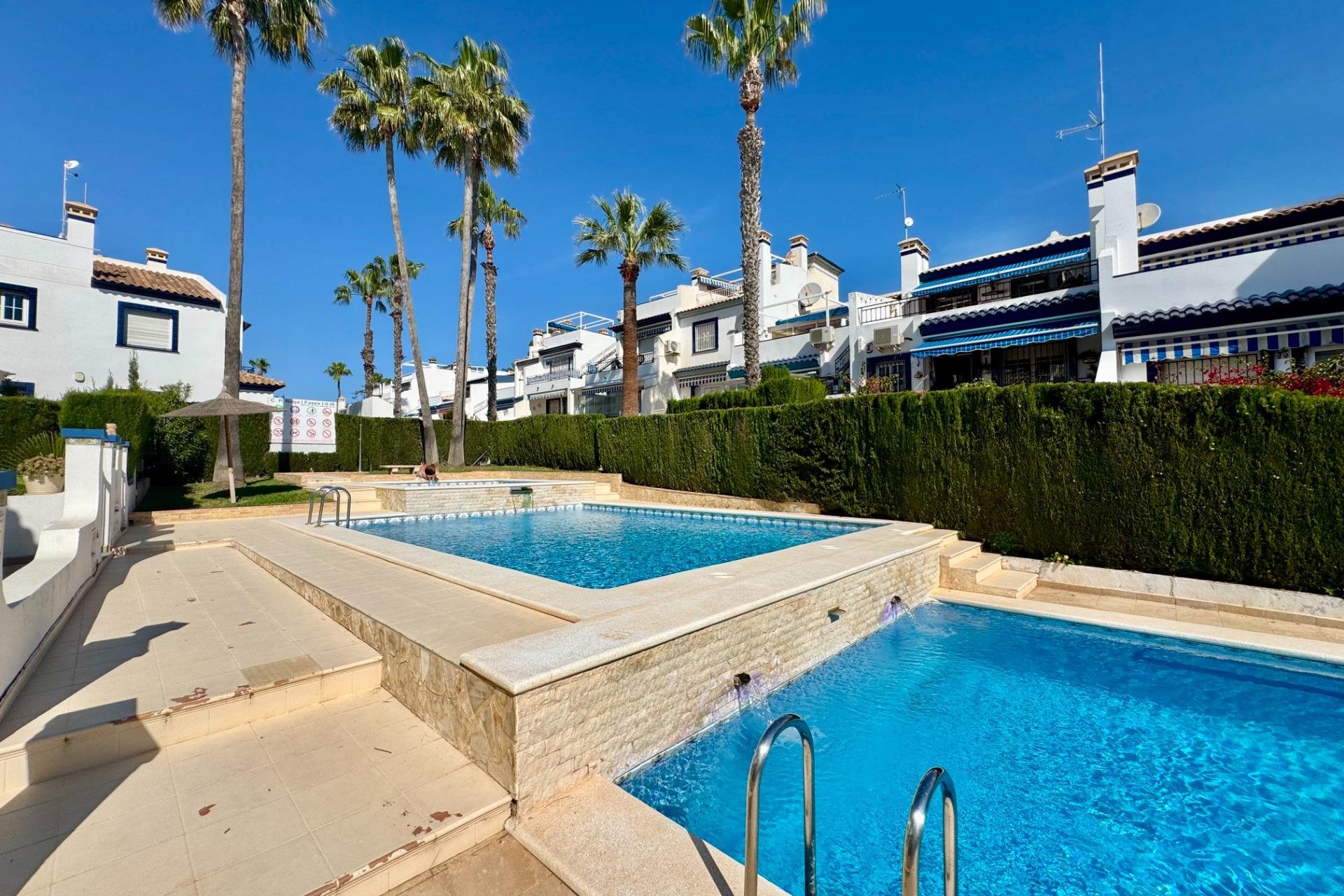 Wiederverkauf - Bungalow -
Orihuela Costa - Villamartín-las Filipinas