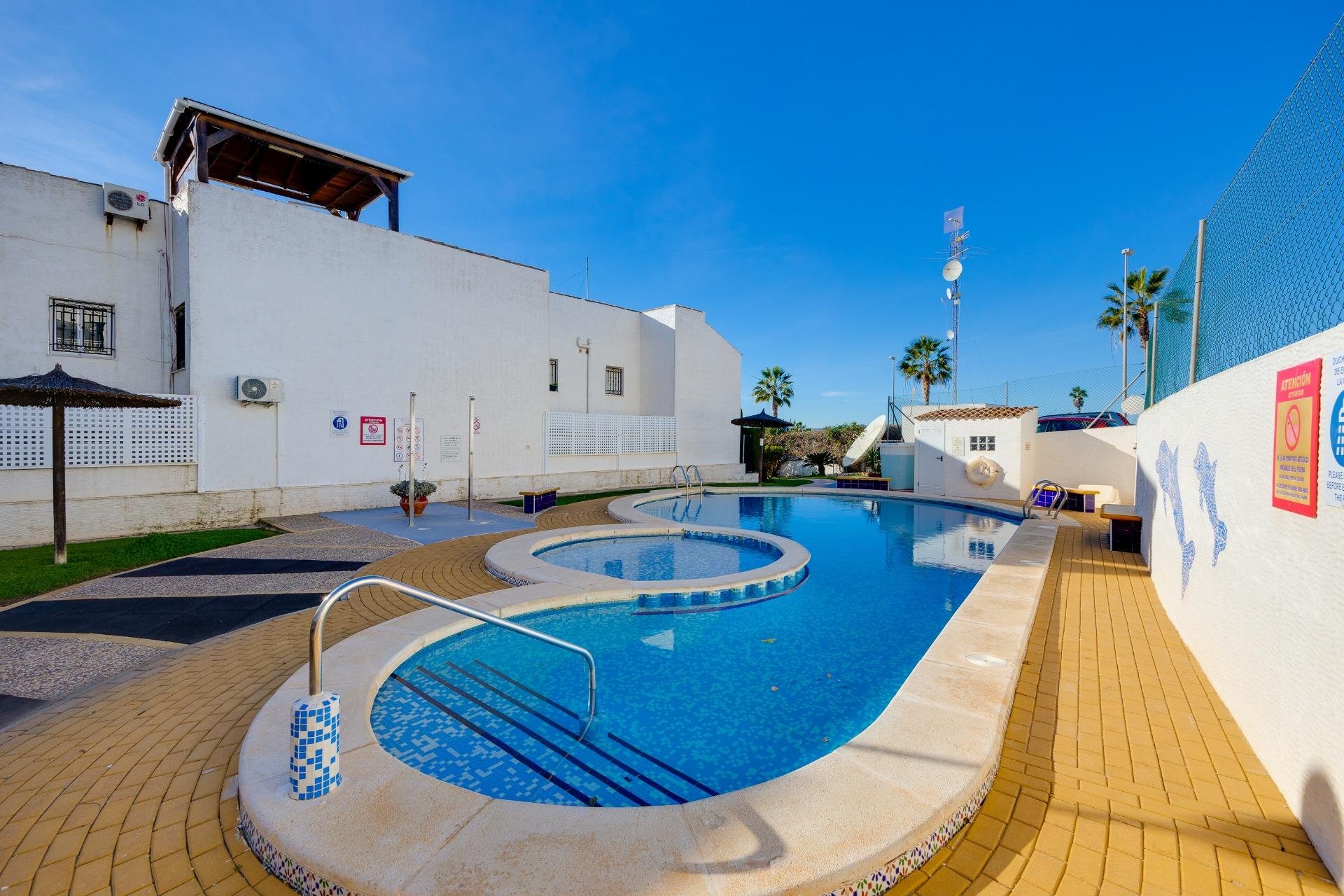 Wiederverkauf - Bungalow -
Orihuela - Desamparados-hurchillo-torremendo