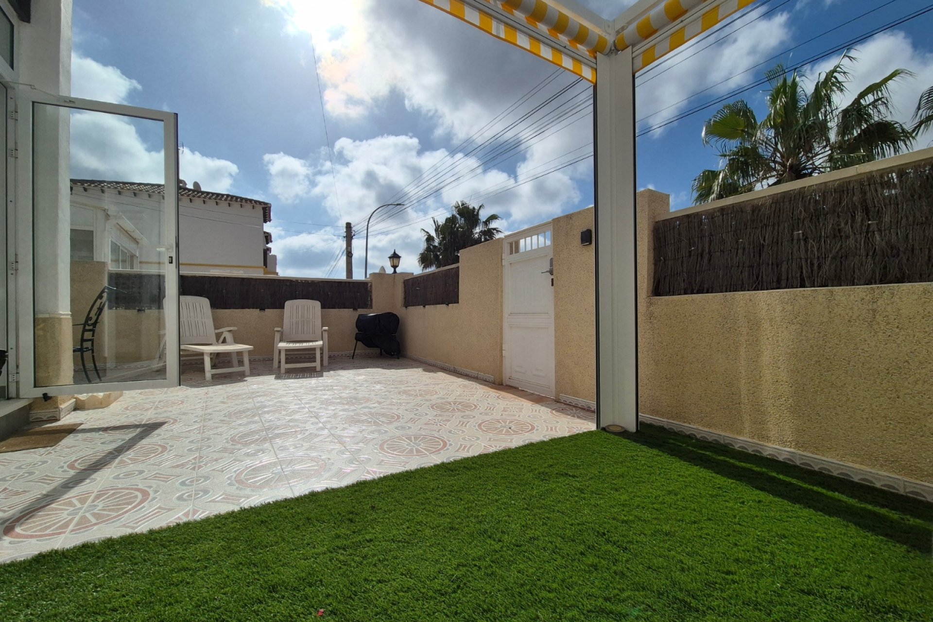 Wiederverkauf - Bungalow -
San Miguel de Salinas - Inland
