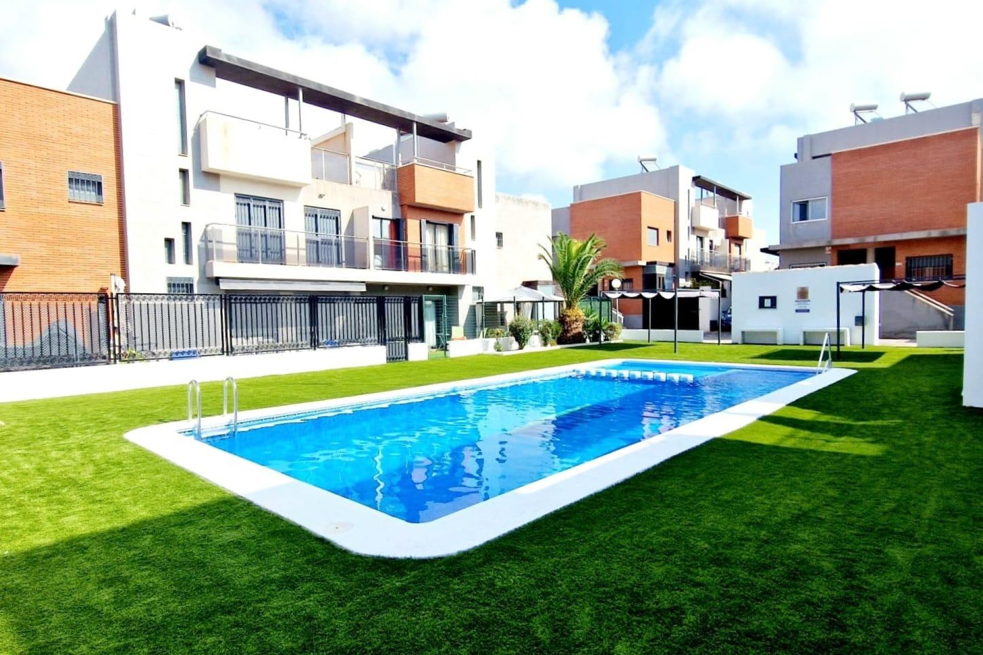 Wiederverkauf - Bungalow -
Torrevieja - Aguas Nuevas