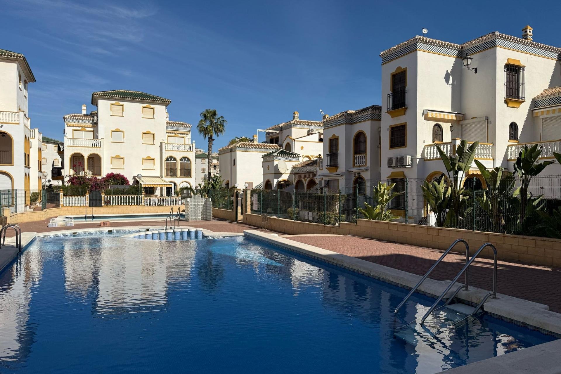 Wiederverkauf - Bungalow -
Torrevieja - Cañada Del Molino