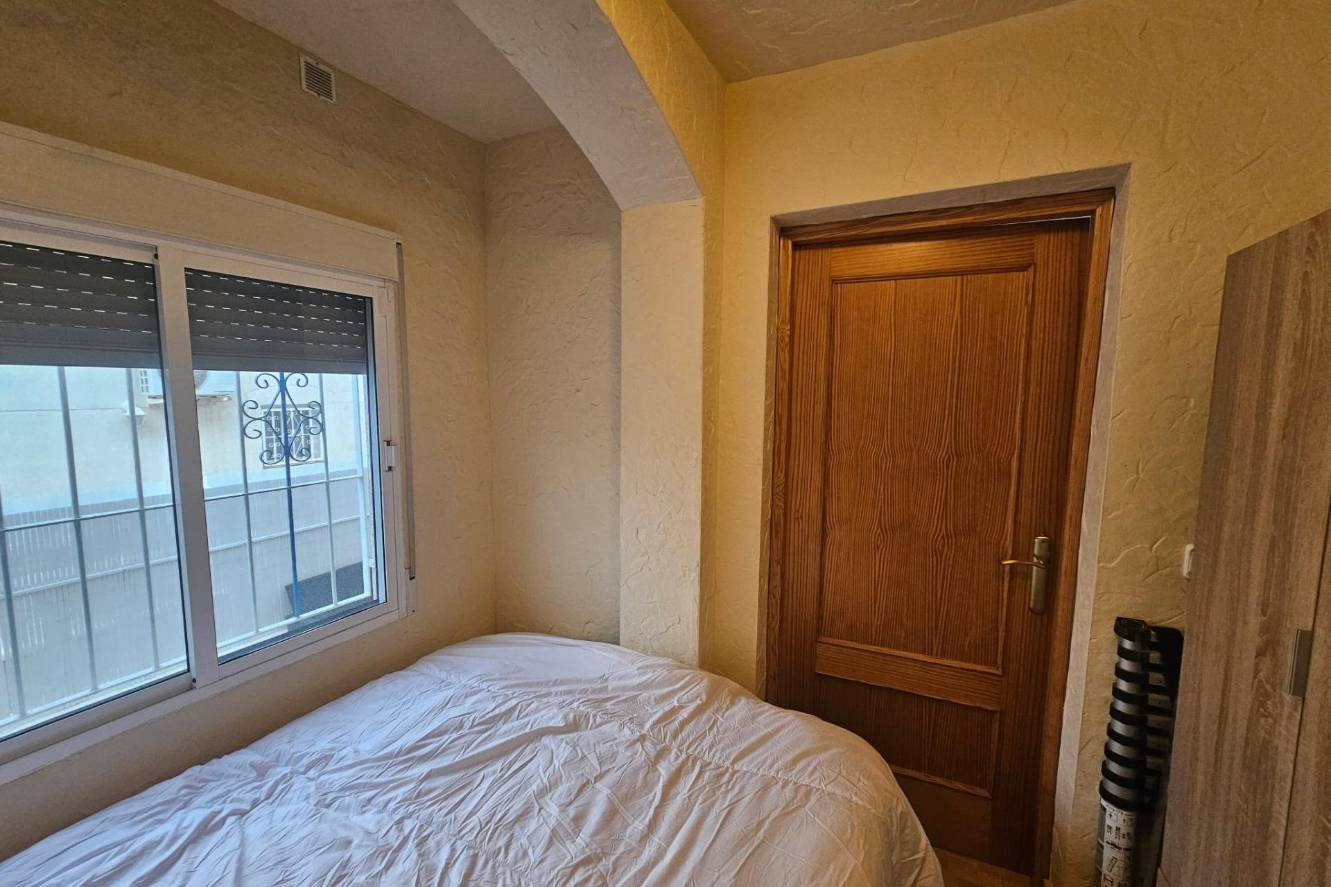 Wiederverkauf - Bungalow -
Torrevieja - Lago Jardin