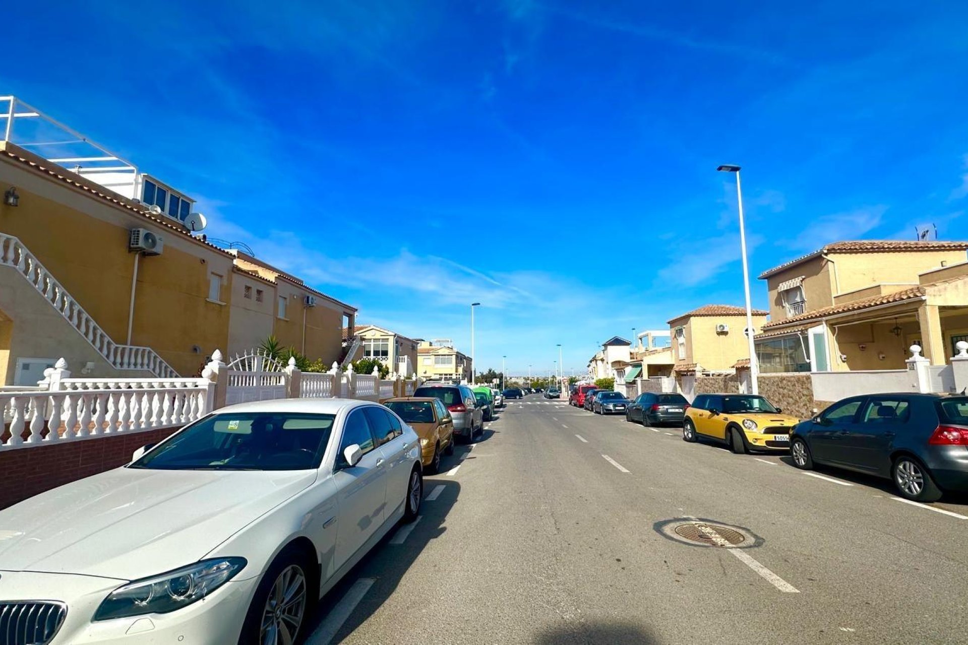 Wiederverkauf - Bungalow -
Torrevieja - Playa de los Locos