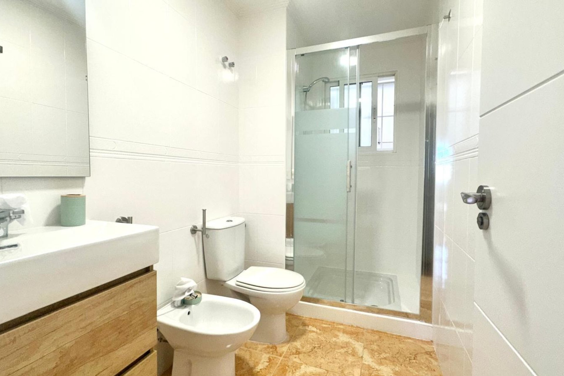 Wiederverkauf - Bungalow -
Torrevieja - Playa de los Locos