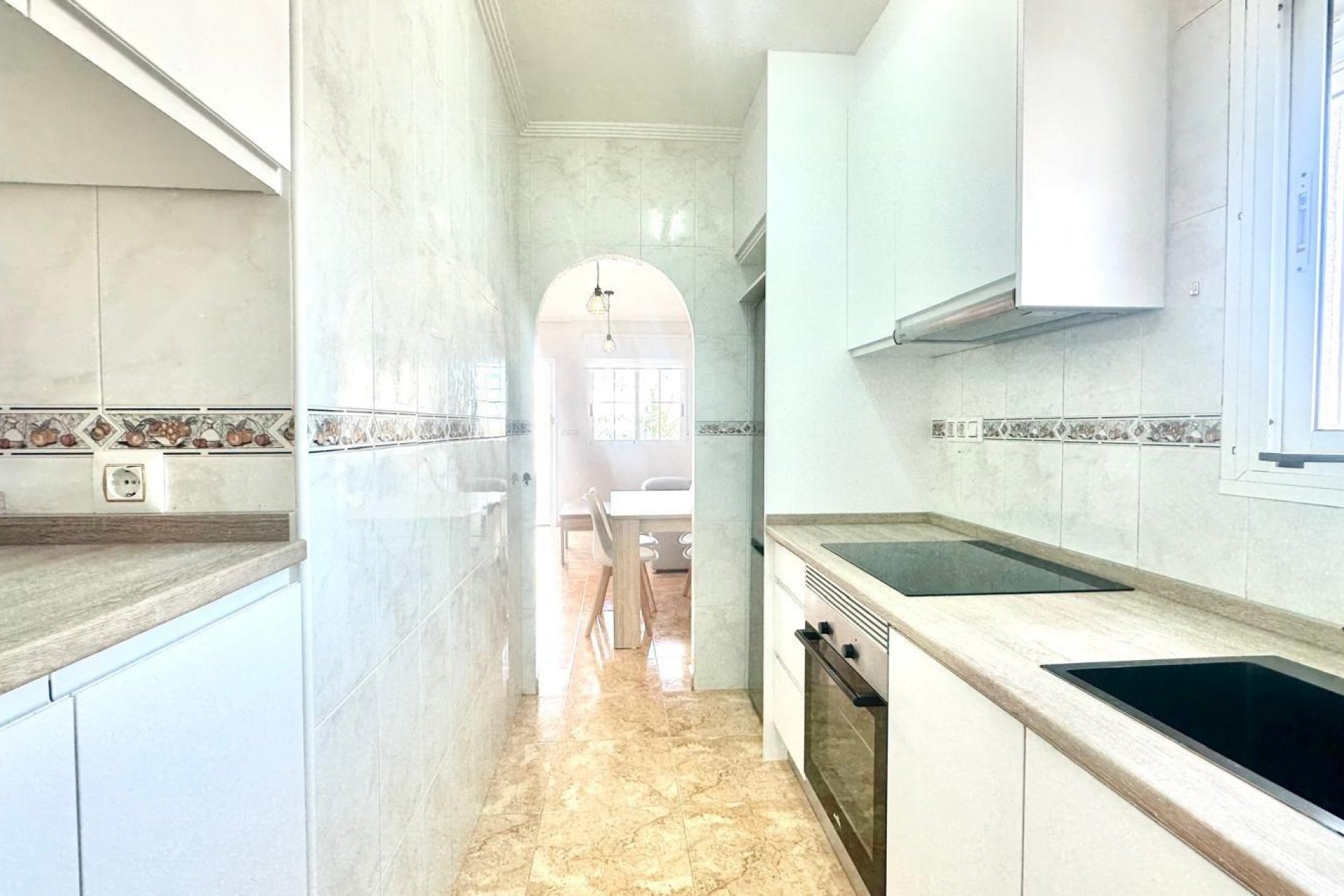 Wiederverkauf - Bungalow -
Torrevieja - Playa de los Locos