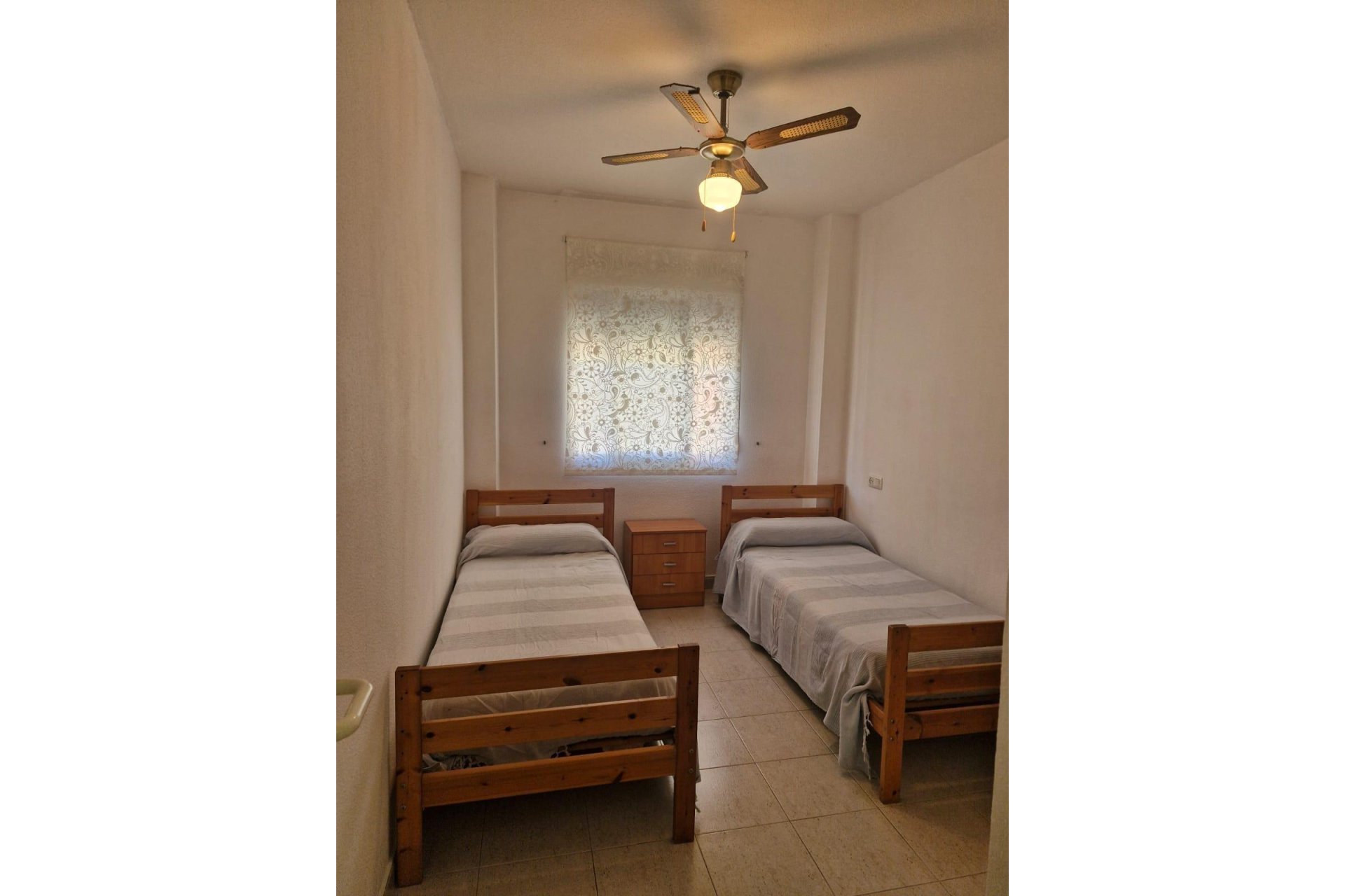 Wiederverkauf - Bungalow -
Torrevieja - Playa De Los Naufragos