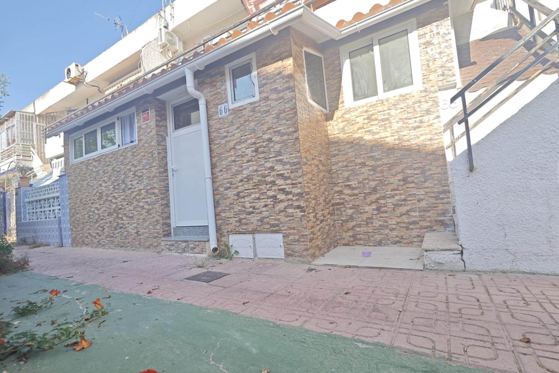 Wiederverkauf - Bungalow -
Torrevieja - Playa del Cura
