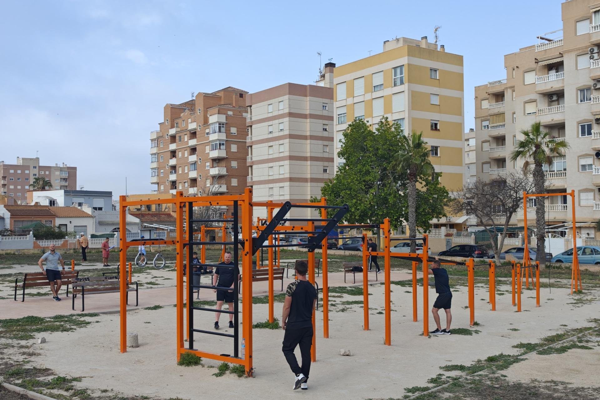 Wiederverkauf - Bungalow -
Torrevieja - Playa del Cura