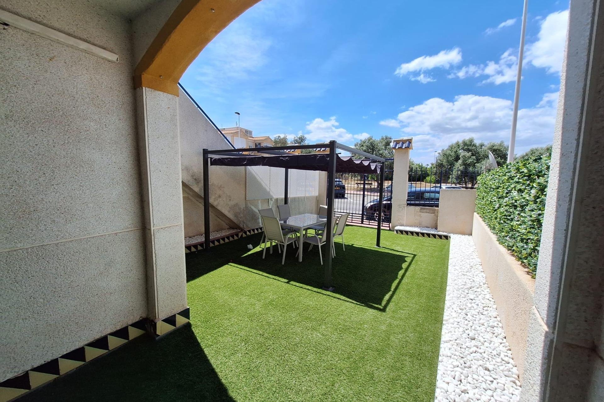 Wiederverkauf - Bungalow -
Torrevieja - Sector 25