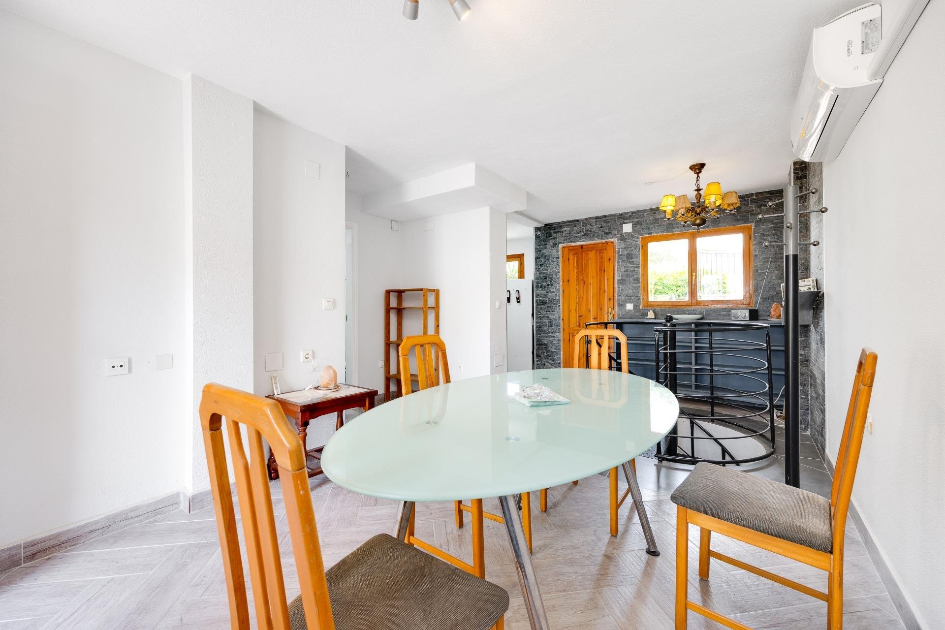 Wiederverkauf - Bungalow -
Torrevieja - Torre La Mata