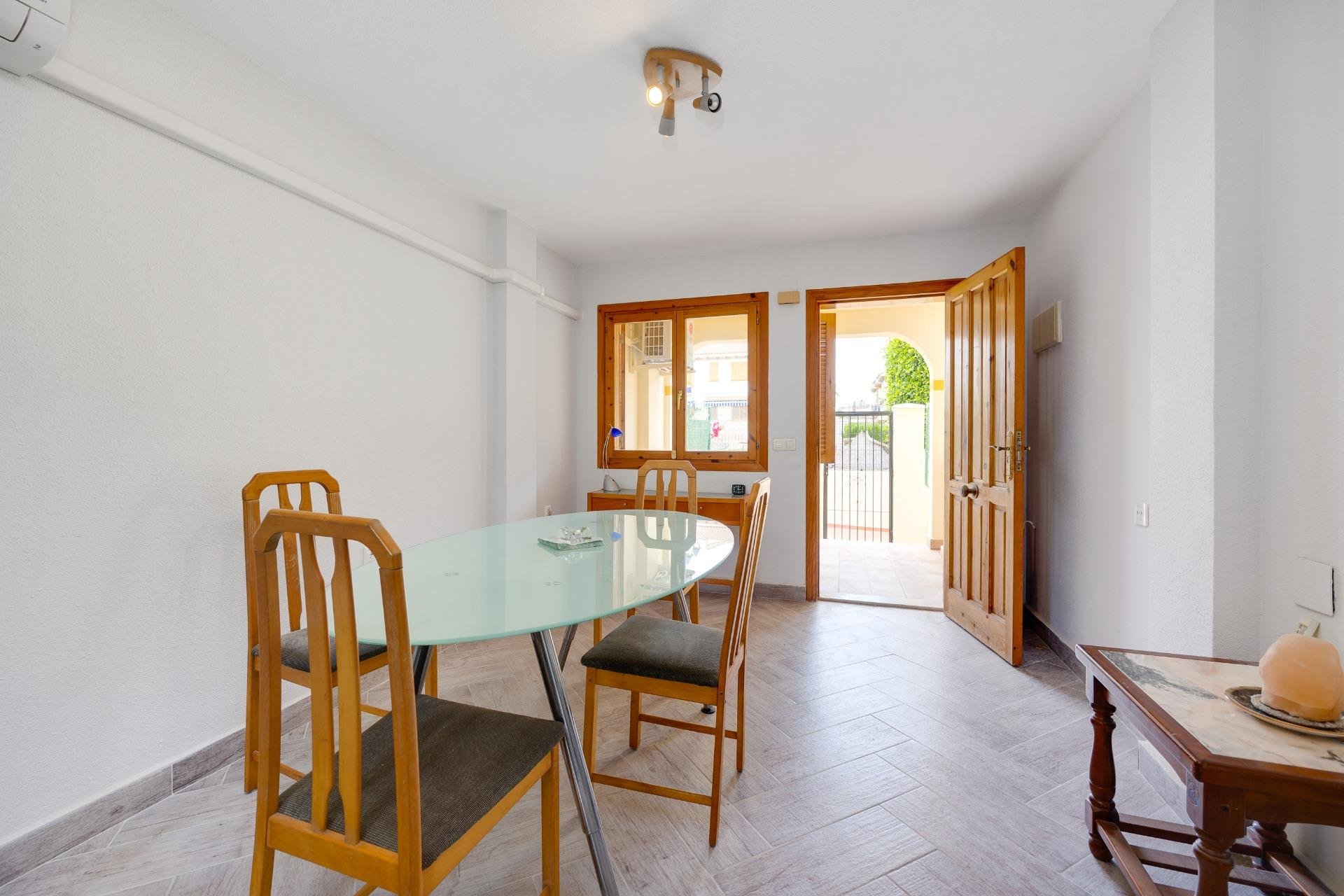 Wiederverkauf - Bungalow -
Torrevieja - Torre La Mata