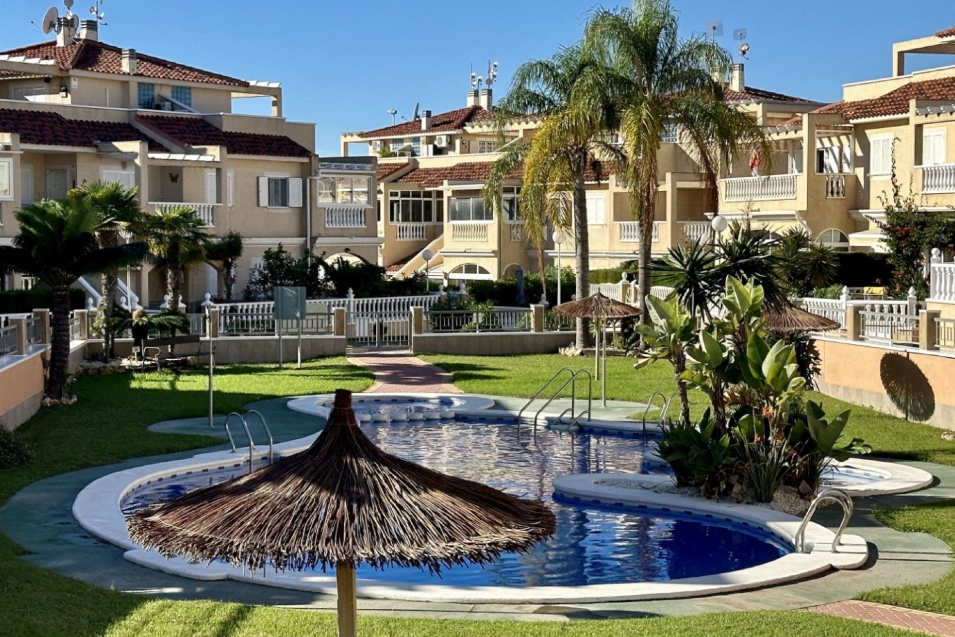 Wiederverkauf - Duplex -
Orihuela Costa - Costa Blanca