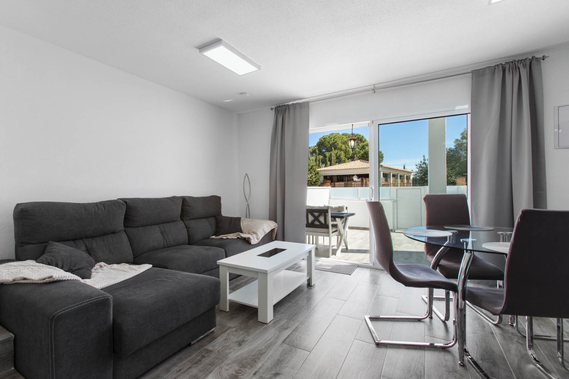 Wiederverkauf - Duplex -
Torrevieja - Costa Blanca