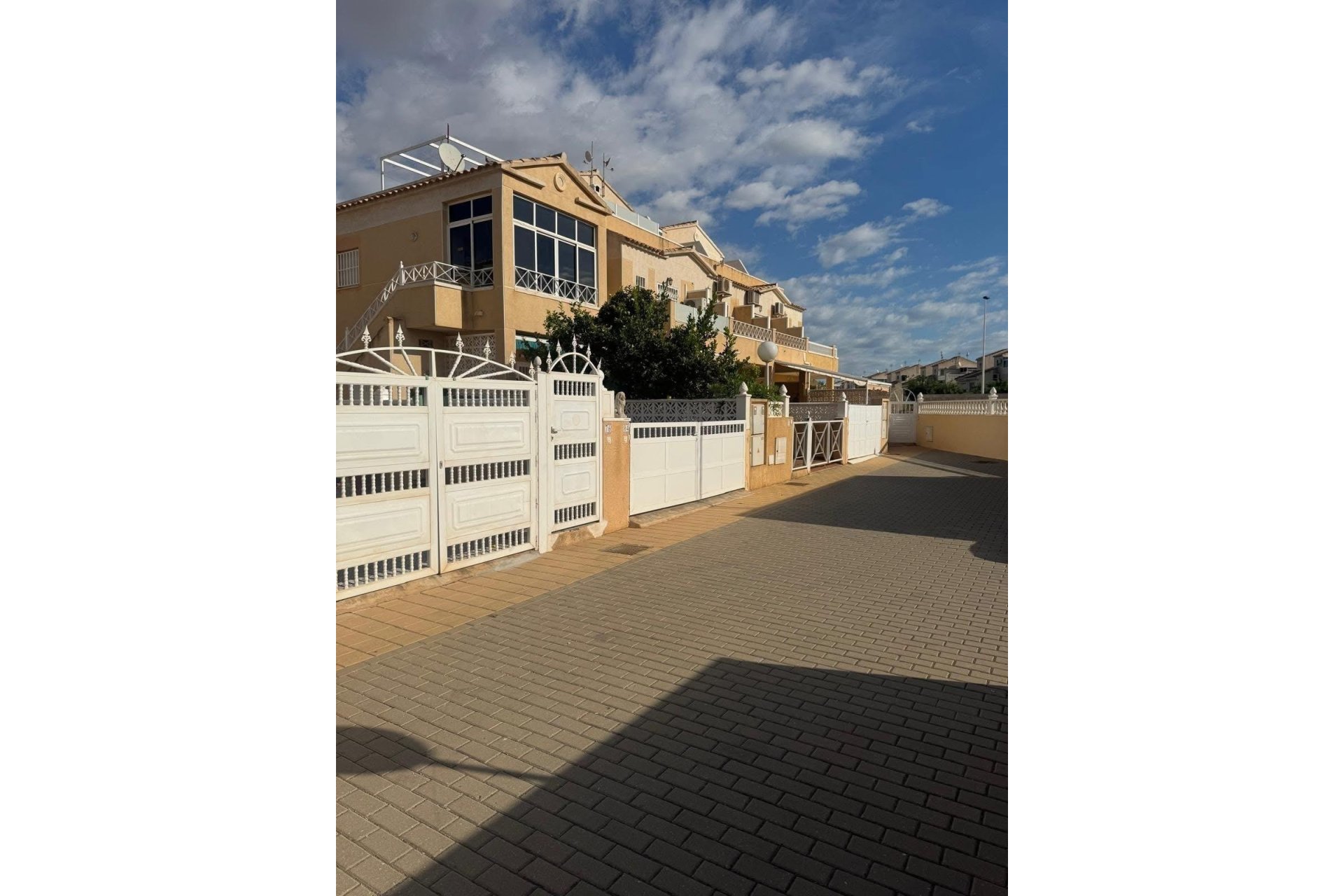 Wiederverkauf - Duplex -
Torrevieja - Torretas