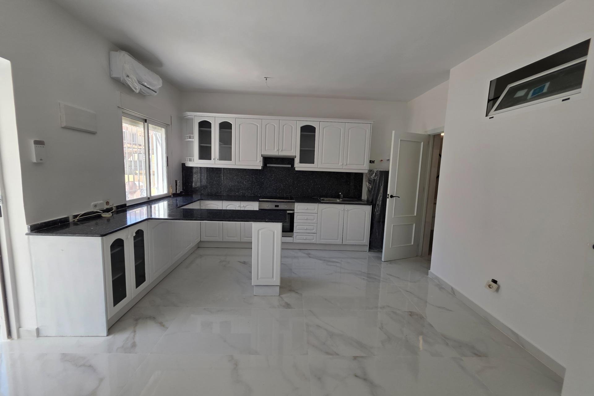 Wiederverkauf - Duplex -
Torrevieja - Torretas