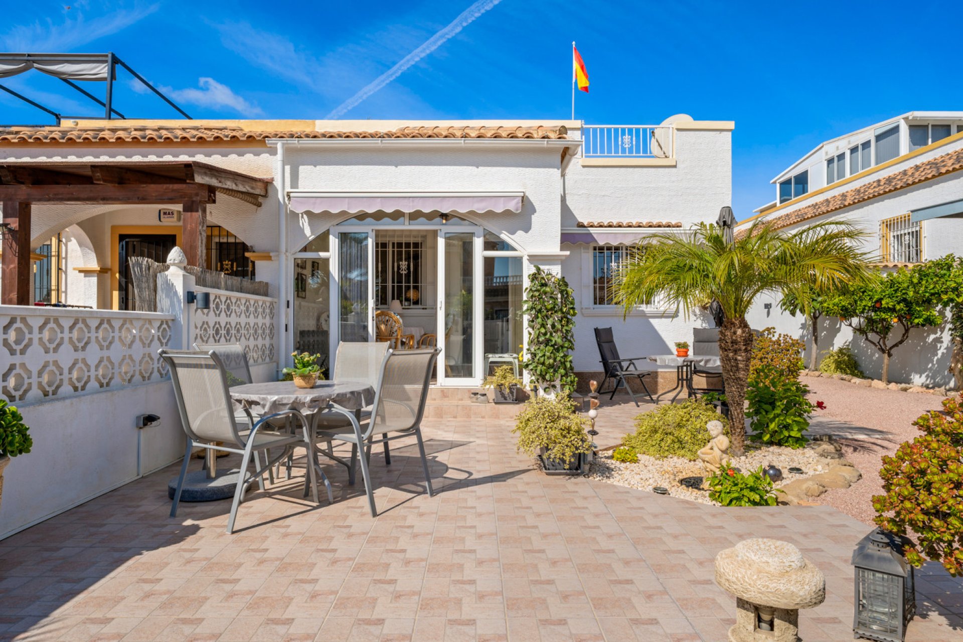 Wiederverkauf - Quad House -
La Marina - Costa Blanca