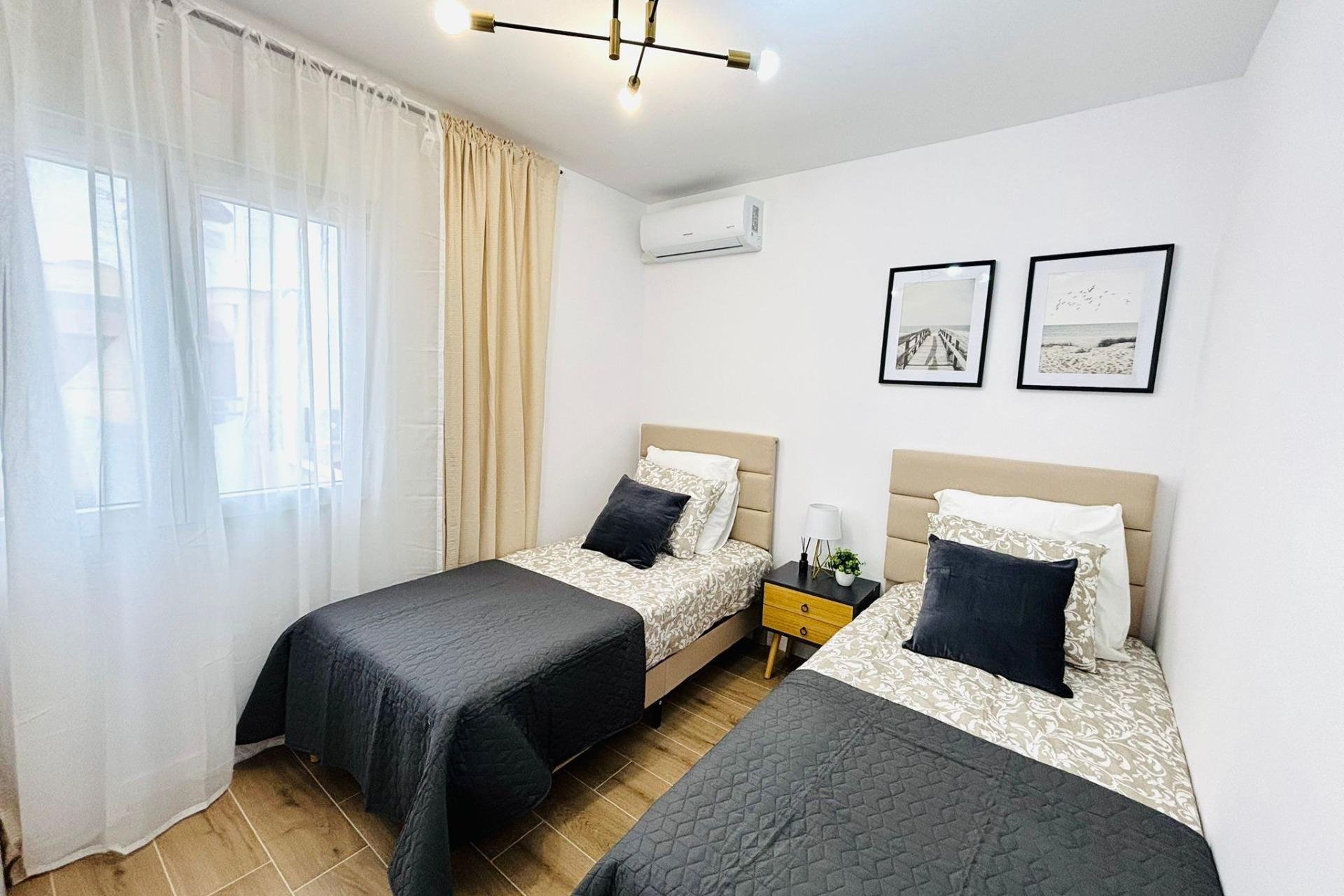 Wiederverkauf - Quad House -
Torrevieja - Carrefour
