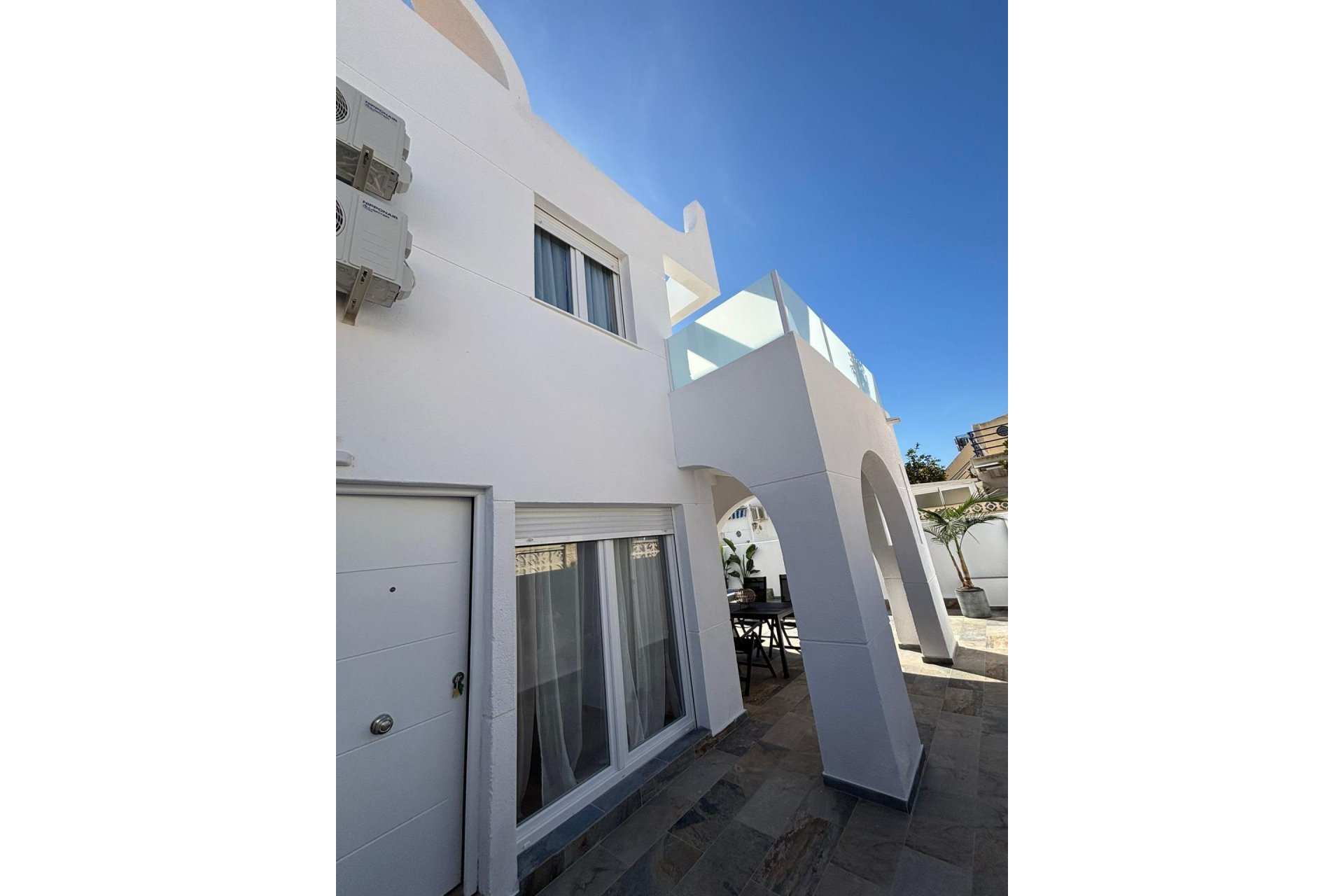 Wiederverkauf - Quad House -
Torrevieja - Carrefour