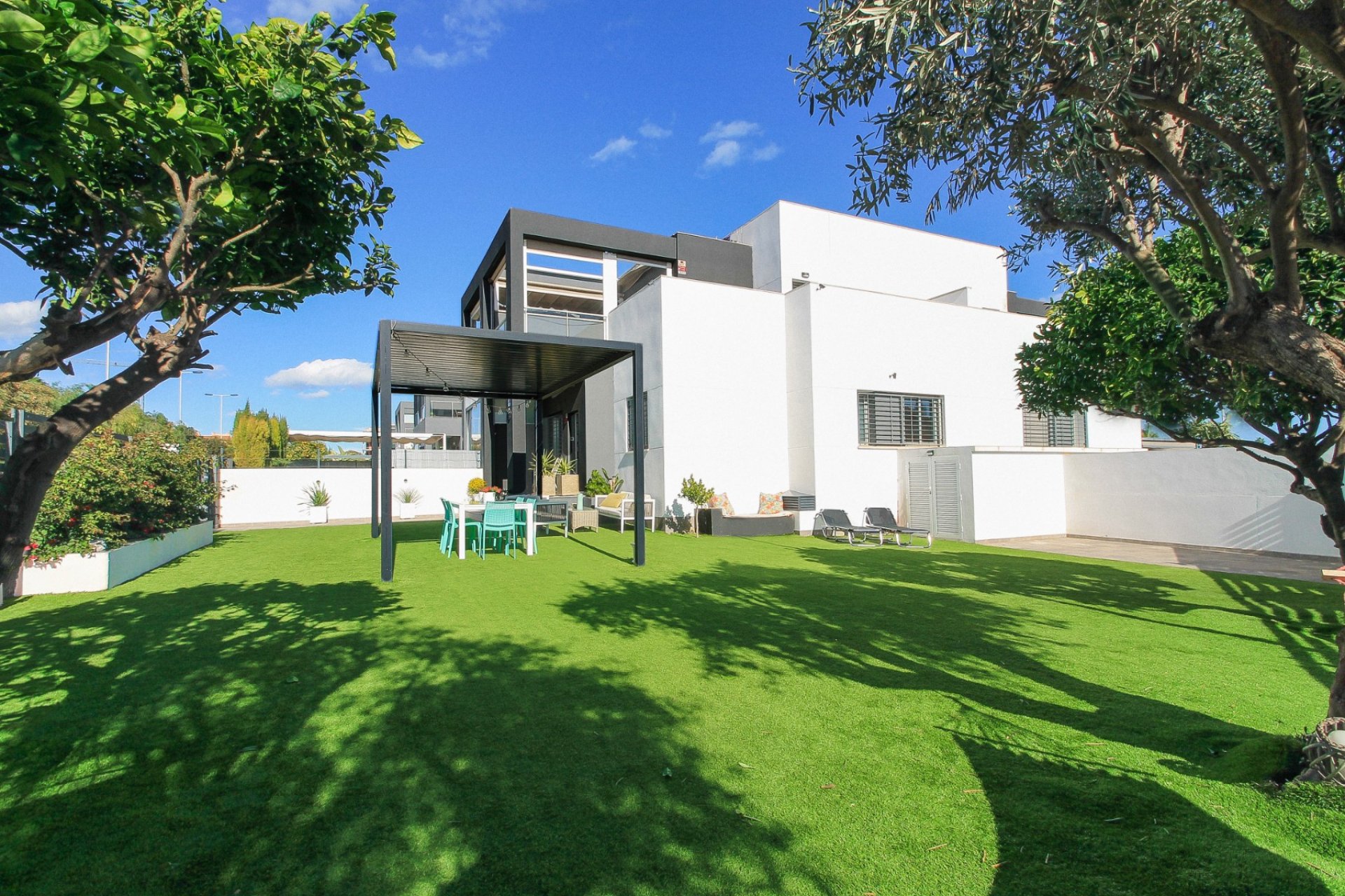 Wiederverkauf - Quad House -
Torrevieja - Costa Blanca