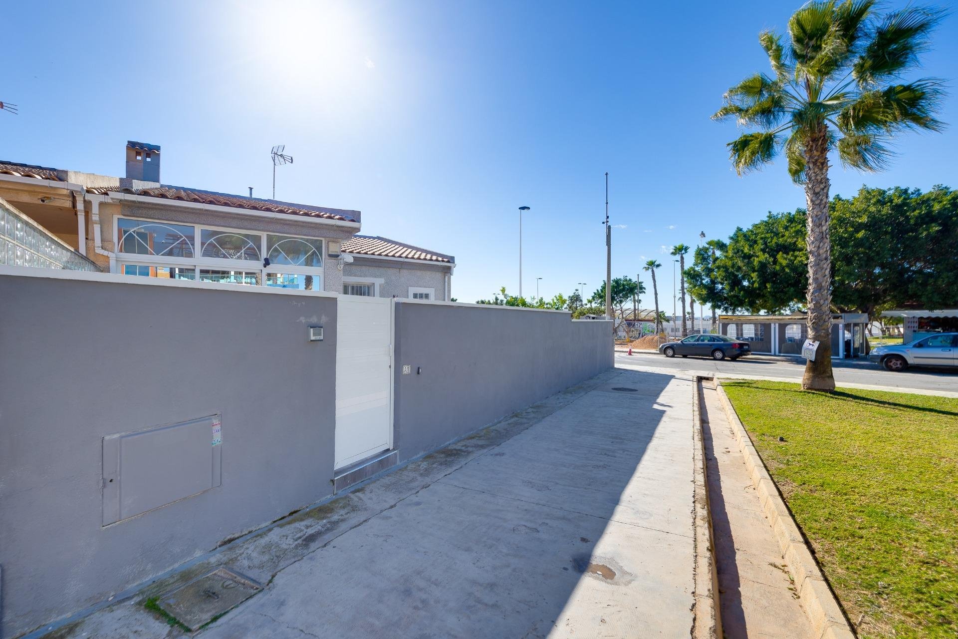 Wiederverkauf - Semi Detached -
Torrevieja - Aguas Nuevas