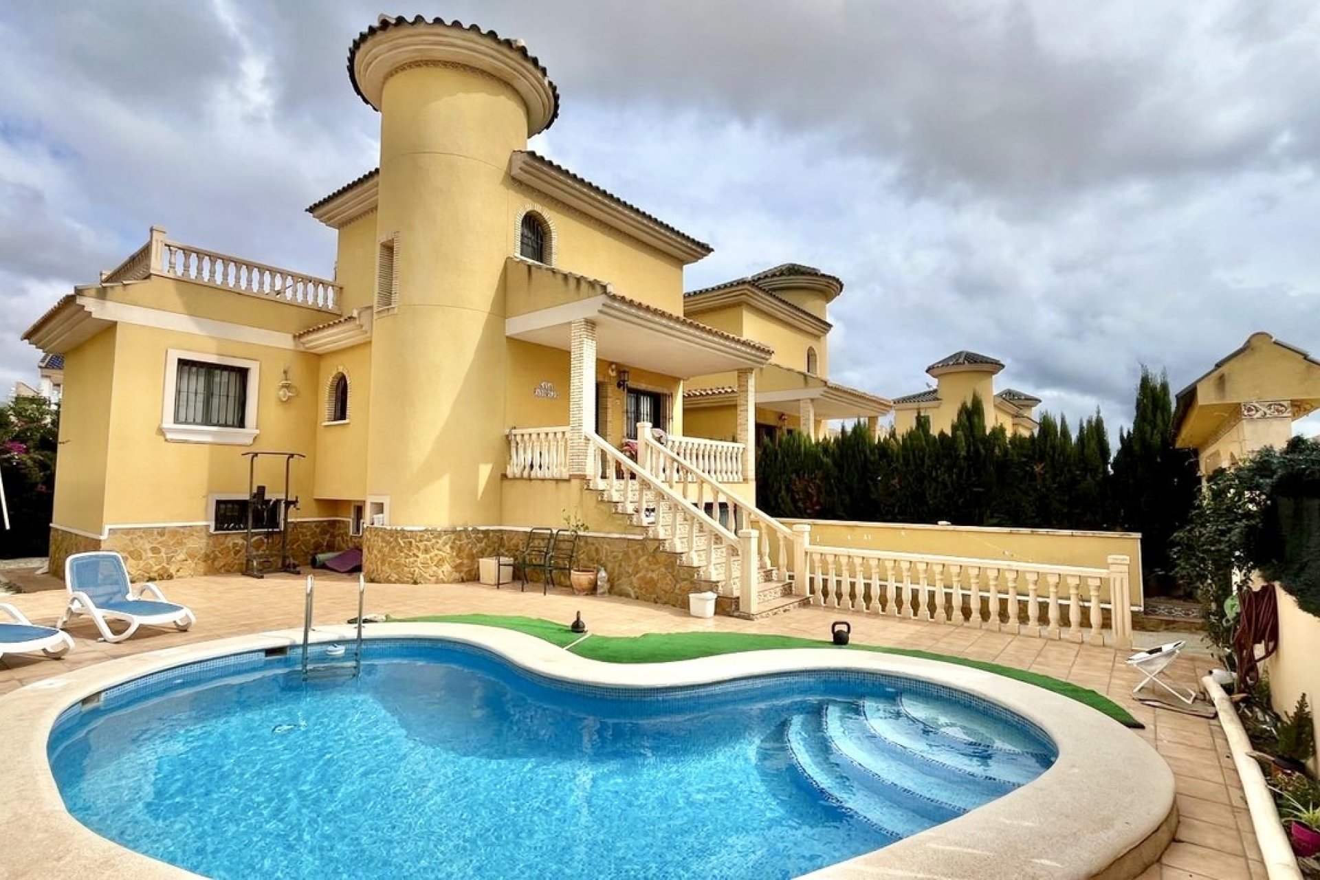 Wiederverkauf - Semi Detached -
Villamartin