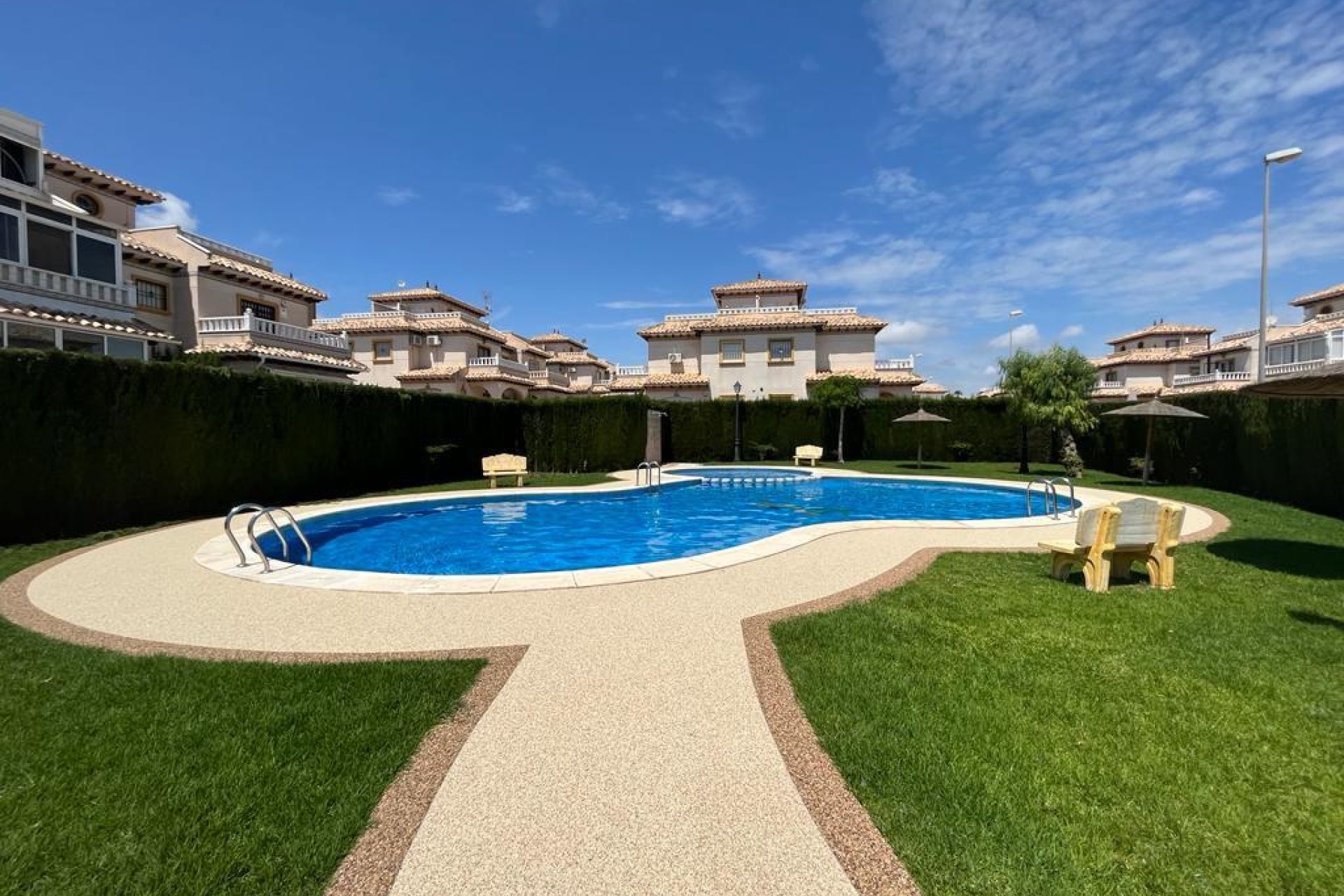 Wiederverkauf - Stadthaus -
Orihuela Costa - Montezenia