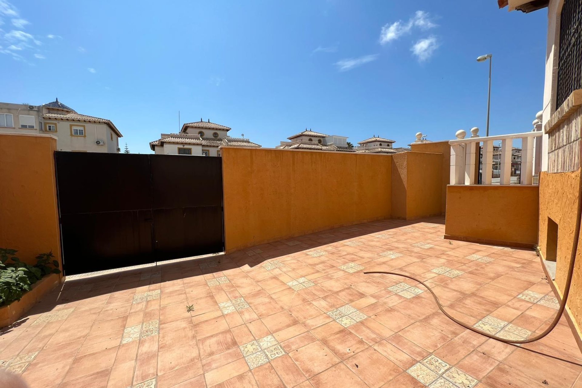 Wiederverkauf - Stadthaus -
Orihuela Costa - Montezenia