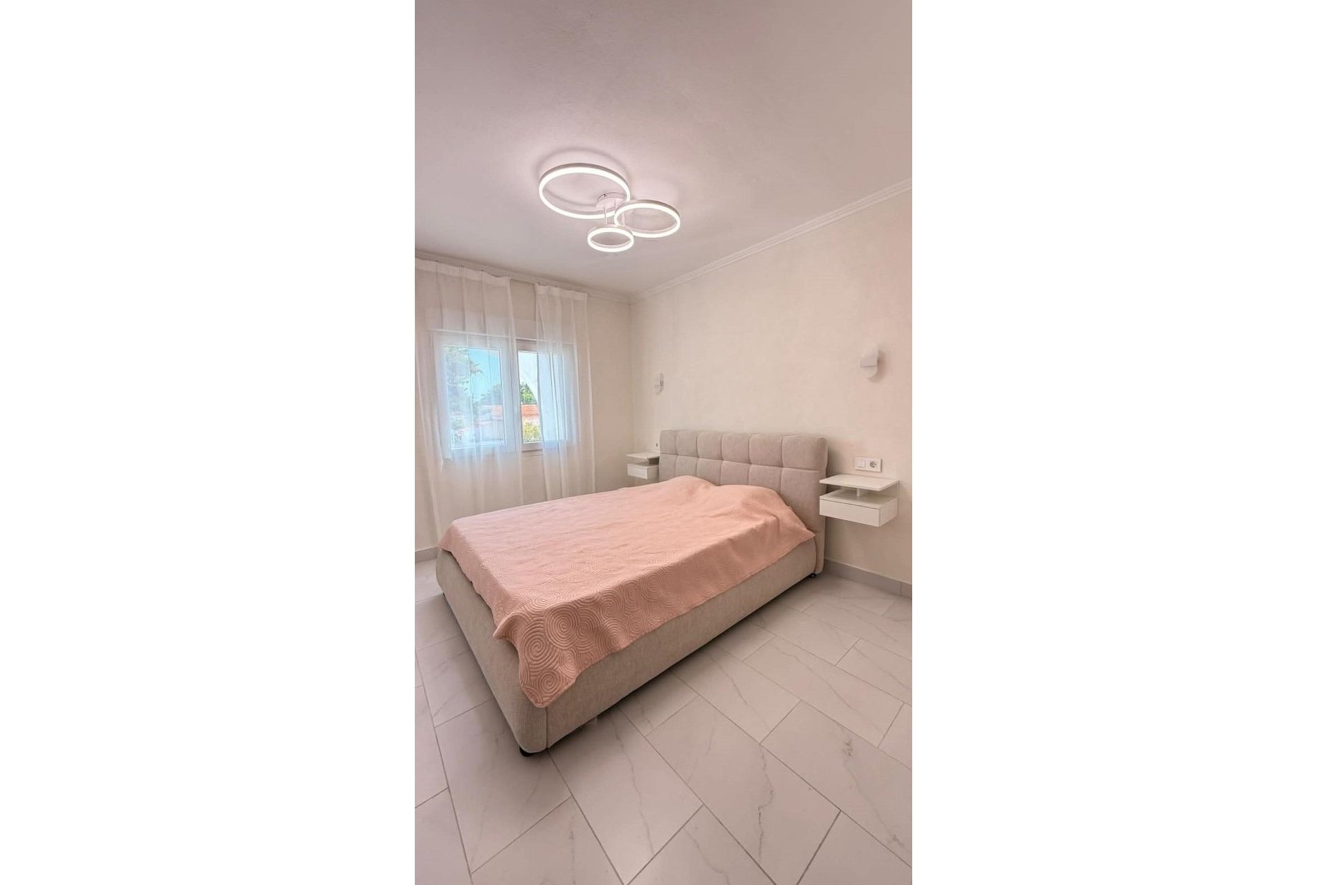 Wiederverkauf - Stadthaus -
Torrevieja - Calas Blanca