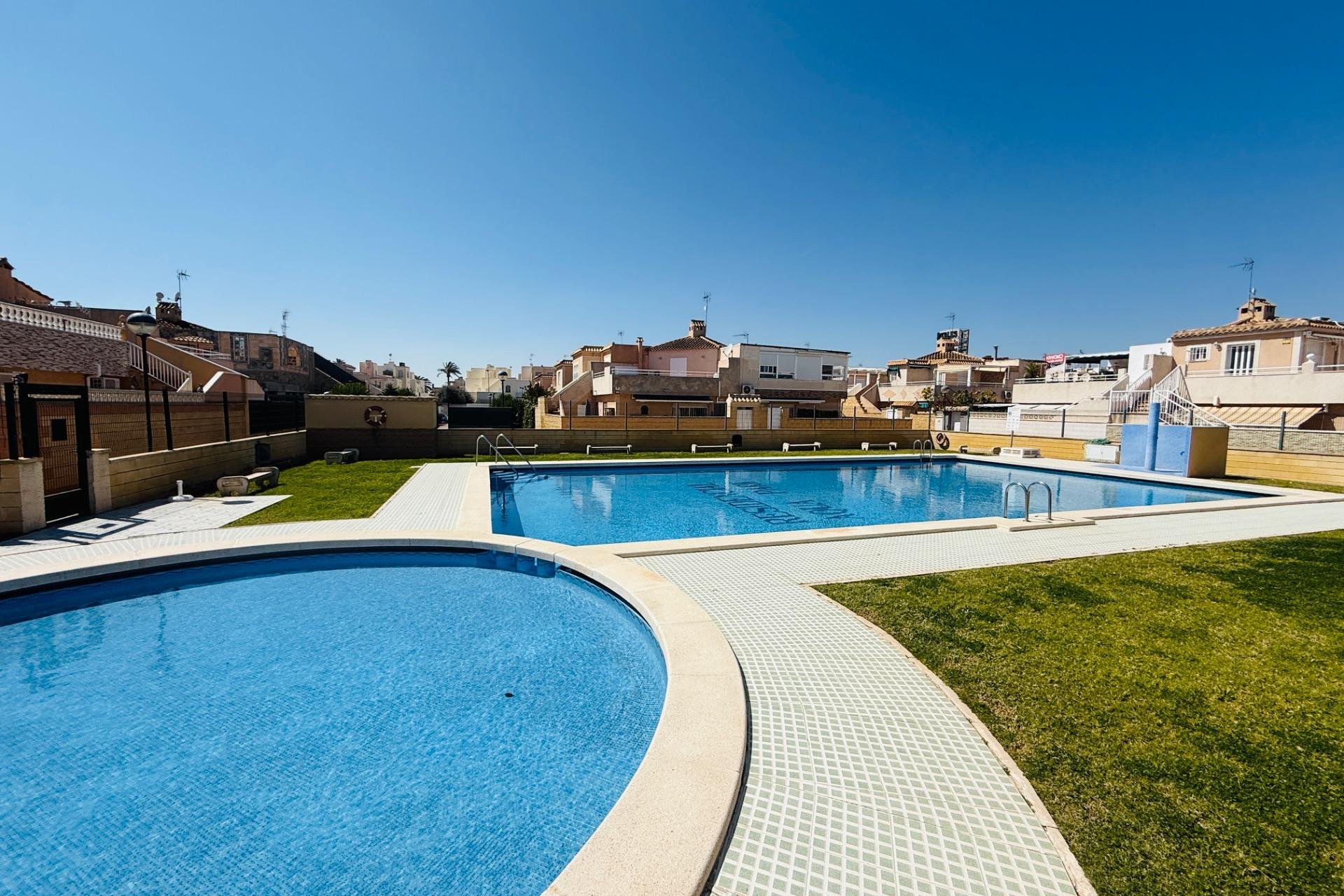 Wiederverkauf - Stadthaus -
Torrevieja - Carrefour