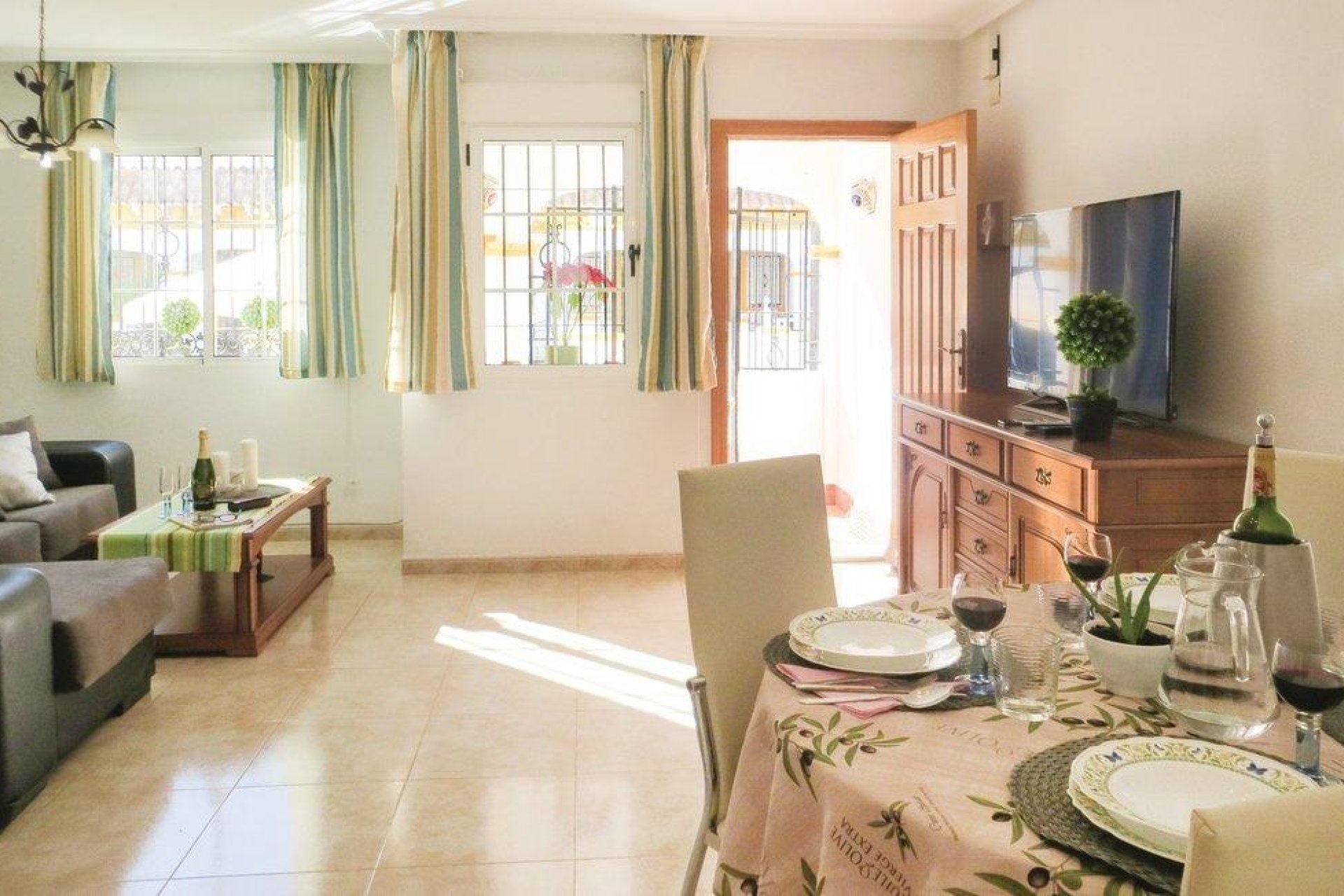 Wiederverkauf - Stadthaus -
Torrevieja - Carrefour